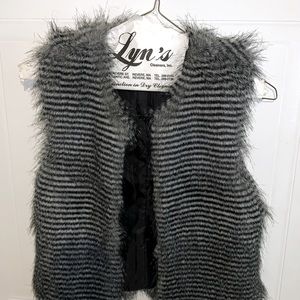 Request faux fur veste medium size (2 FOR $20)